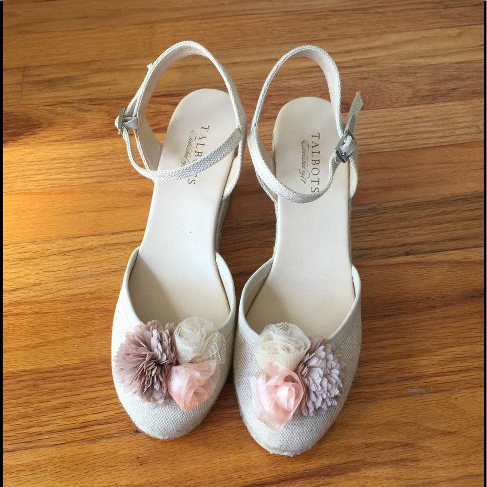 Talbots canvas espadrille w/flower embellishment